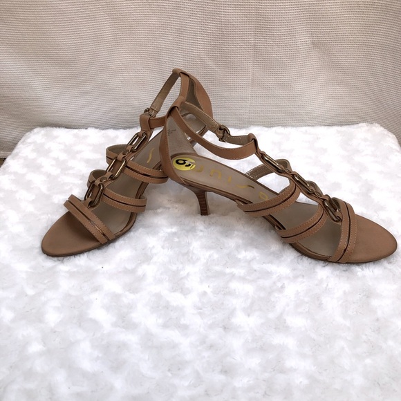 Unisa women’s Tan and Gold Sandals with Kitten Heel Sz 9 M - Picture 2 of 8